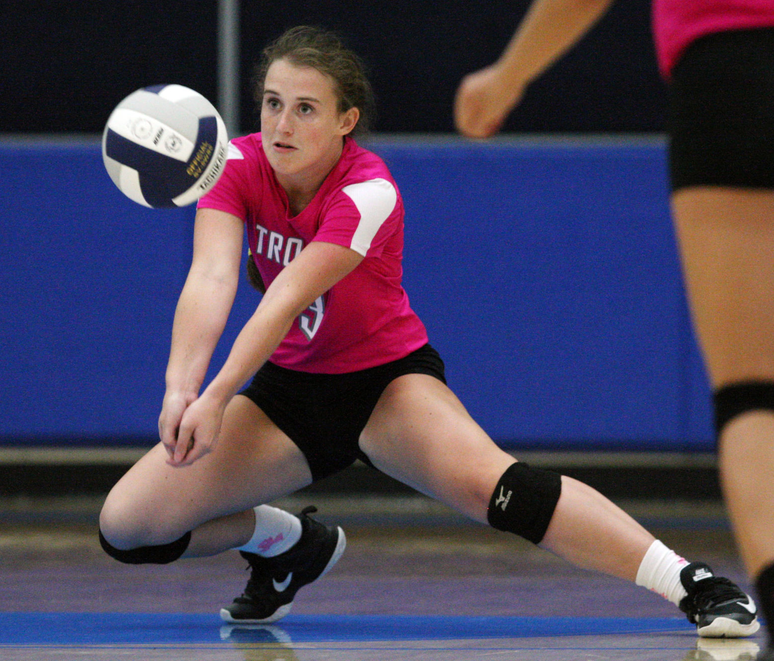 Maroa Forsyth vs Argenta Oreana volleyball 3 9.4.18.jpg